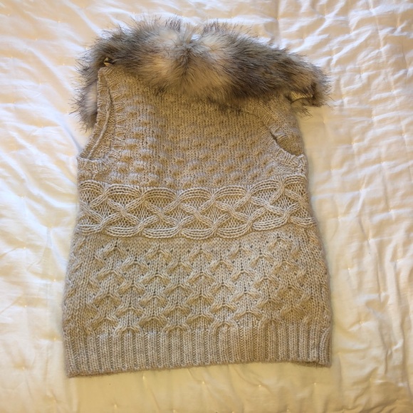 LOFT Fake fur lined vest - Picture 2 of 7